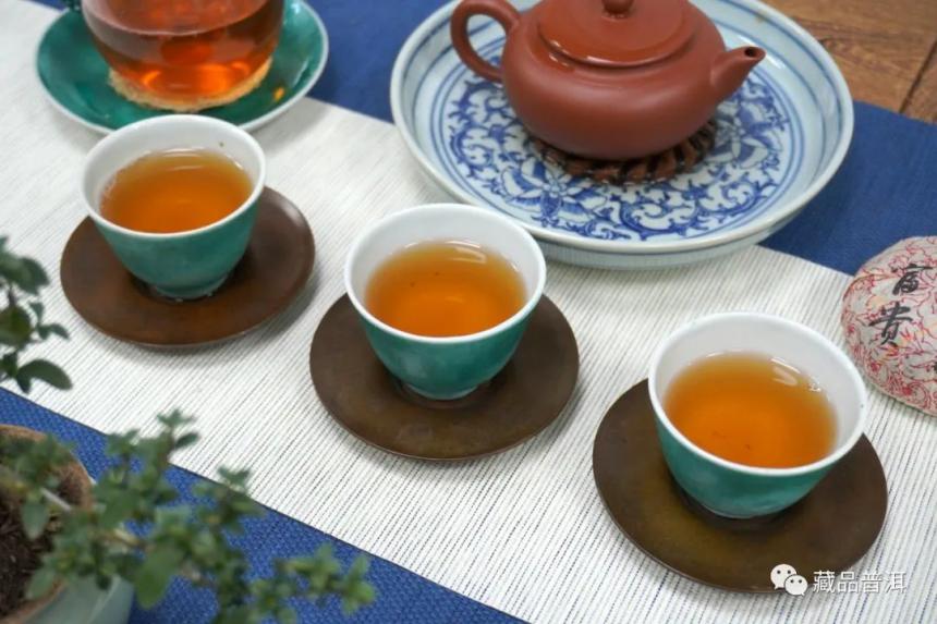 2004年花开富贵沱，双雄茶厂出品，普洱口粮茶代表，独特回甘蜜韵